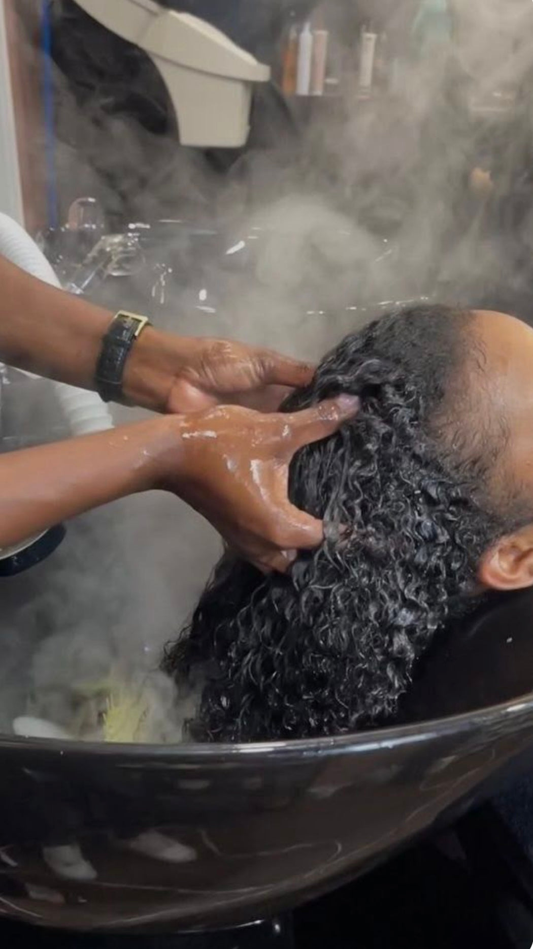 5 Signs Your Hair Needs a Detox